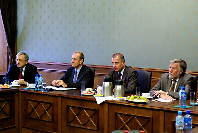 Od lewej: prof. Langer, prof. Soboll, prezydent Dutkiewicz i prof. Salje fot.Karolina Kosowicz